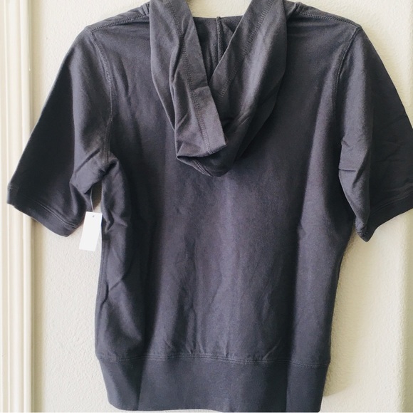 NWT Harry Potter Hooded Gryffindor Shirt - Picture 2 of 4